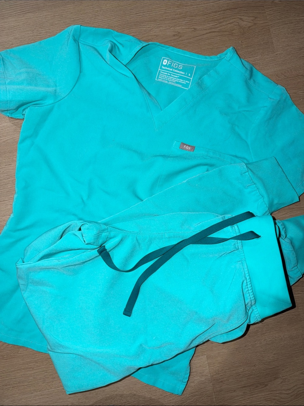Figs set turquoise with blue string